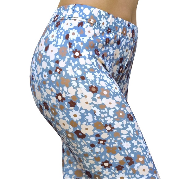 Blue floral bell bottom pants - Picture 4 of 4